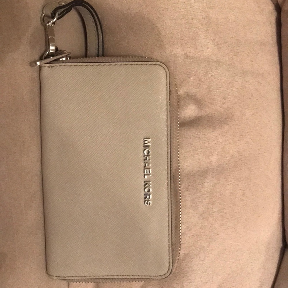 Michael Kors zipper wallet
